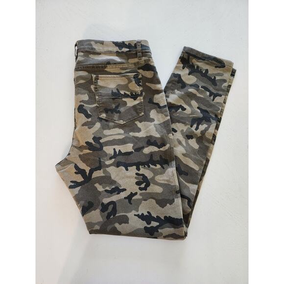New York & Company Pants - New York & Company Women's Size 12 Camouflage Pants